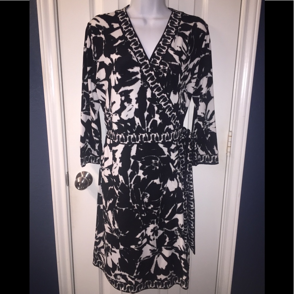 Women’s Alfani Wrap Dress Size Medium Black&White